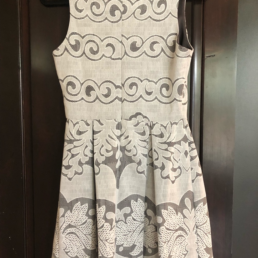 Sleeveless dress